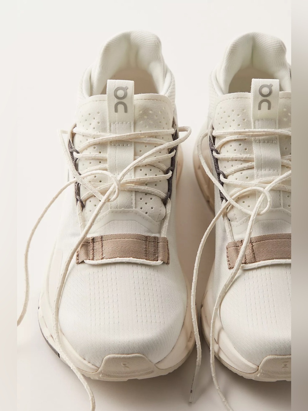 On Cloudnova 2 Sneakers in Ice/Sand NEW - Picture 2 of 11